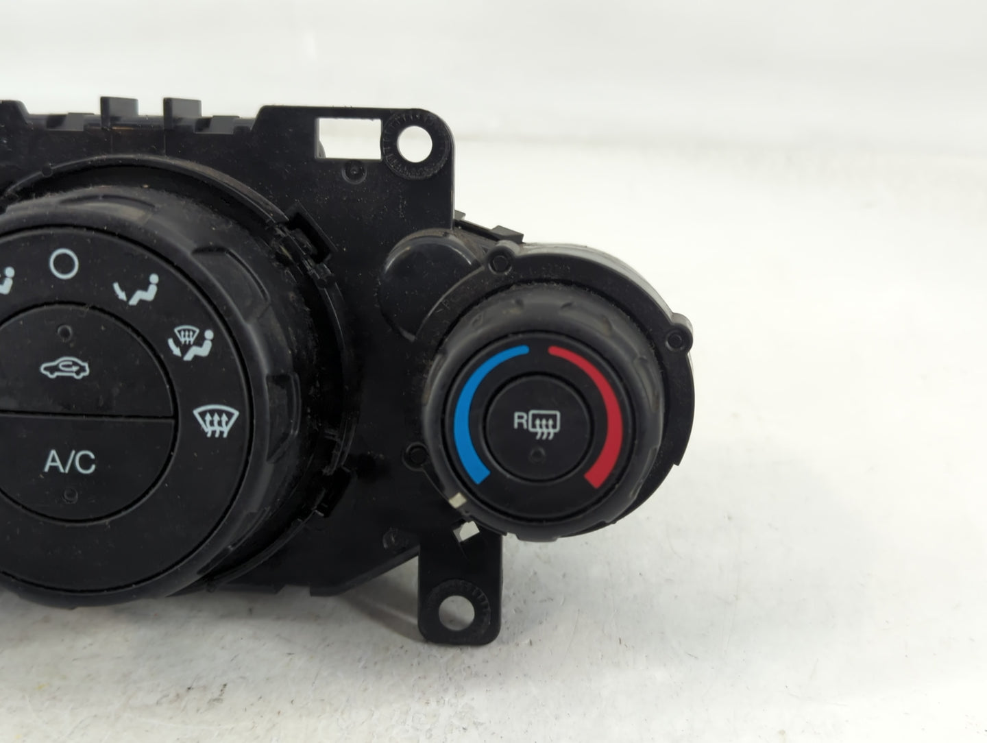 2014-2019 Ford Fiesta Climate Control Module Temperature AC/Heater Replacement P/N:D2BT 19980 AE Fits OEM Used Auto Parts - 