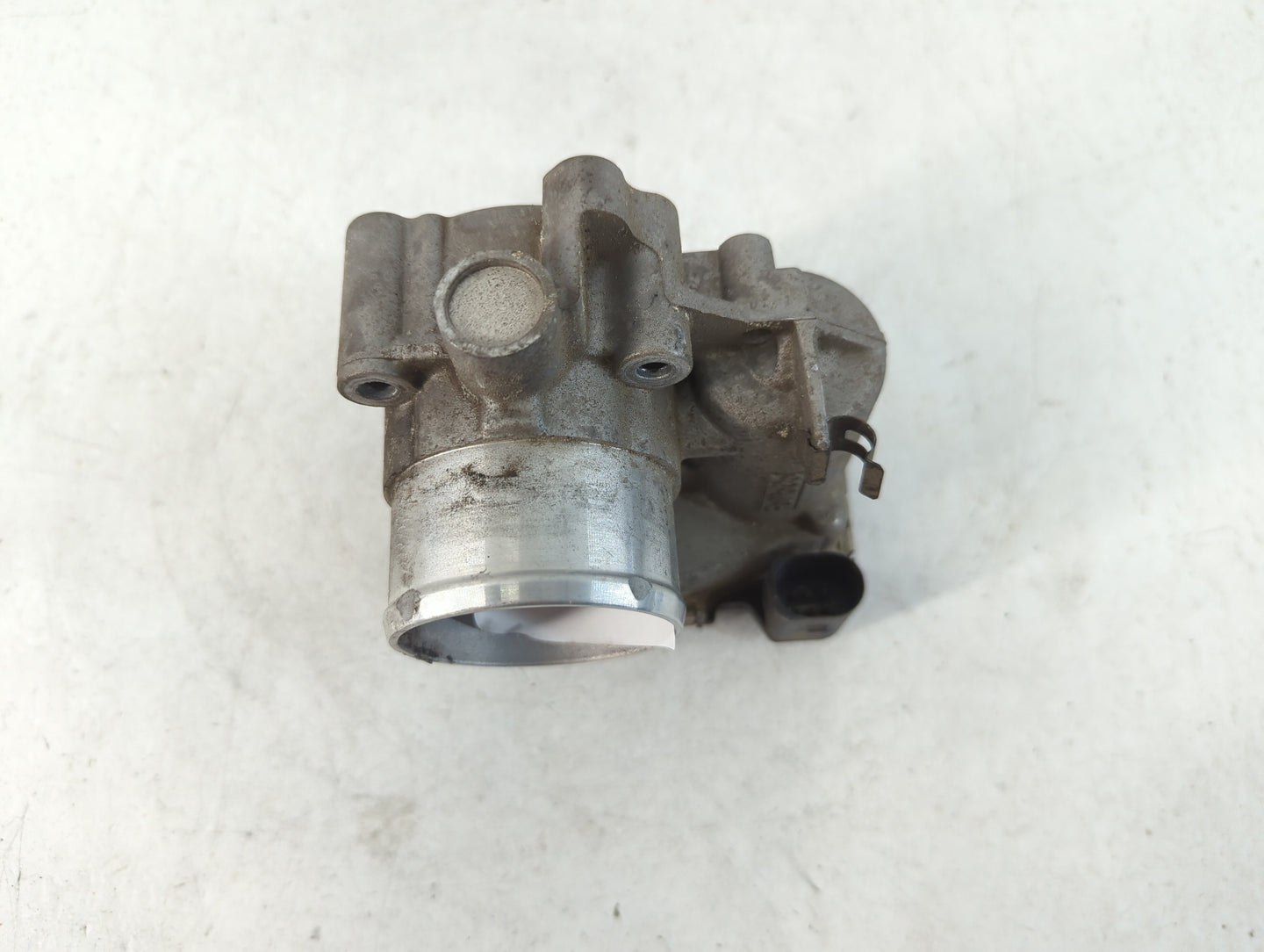 2014-2019 Ford Fiesta Throttle Body P/N:7S7G-9F991-CA Fits Fits 2013 2014 2015 2016 2017 2018 2019 OEM Used Auto Parts - Oem