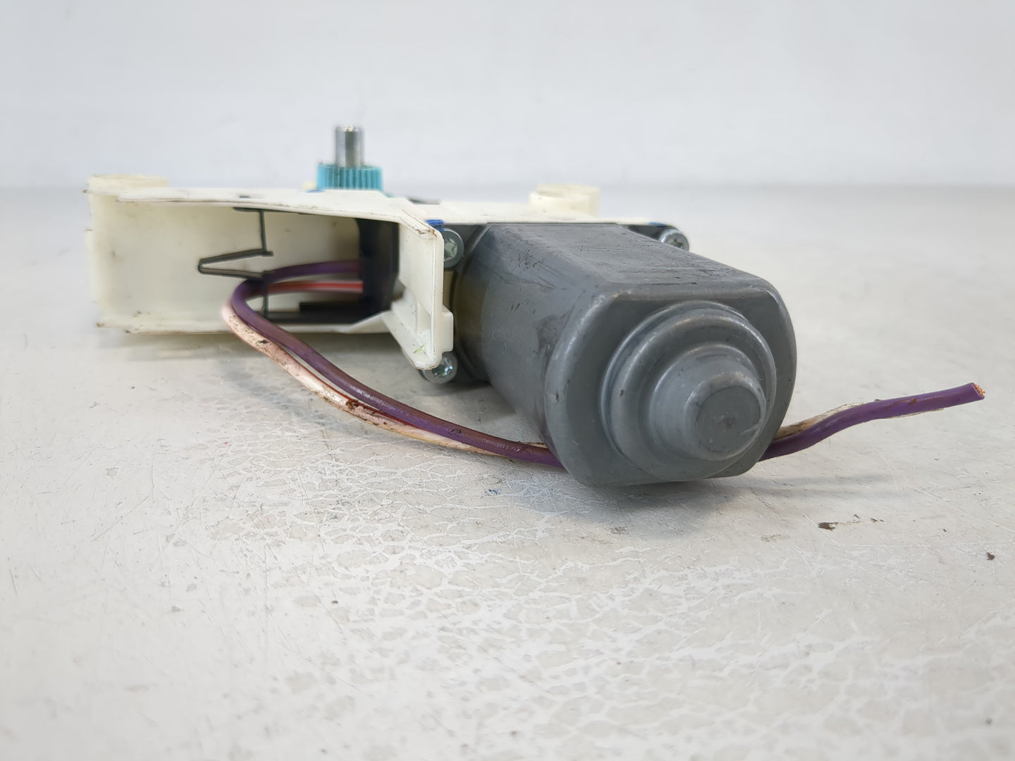 2011-2019 Ford Fiesta Passenger Front Right Power Window Motor - Oemusedautoparts1.com