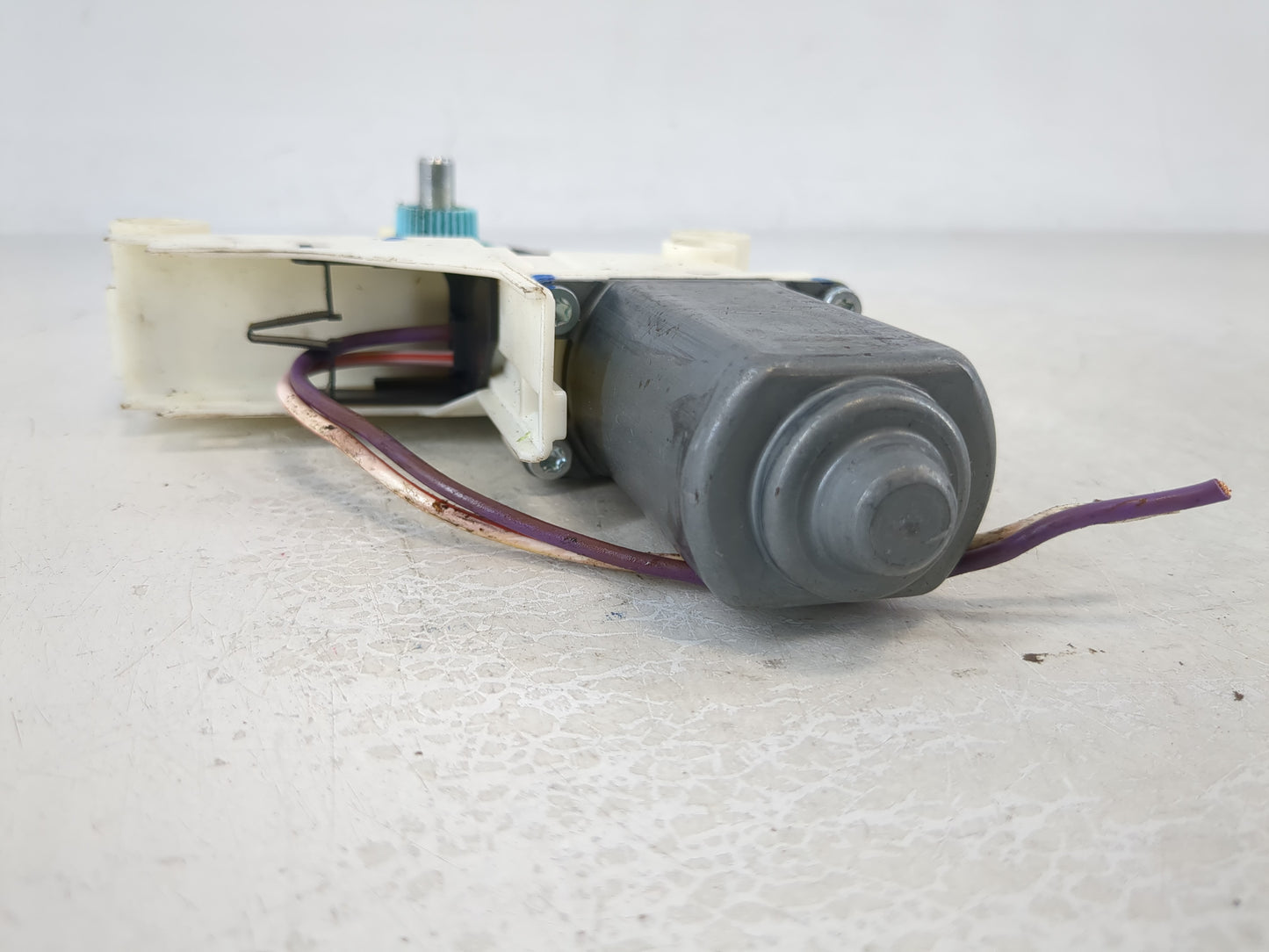 2011-2019 Ford Fiesta Passenger Front Right Power Window Motor - Oemusedautoparts1.com