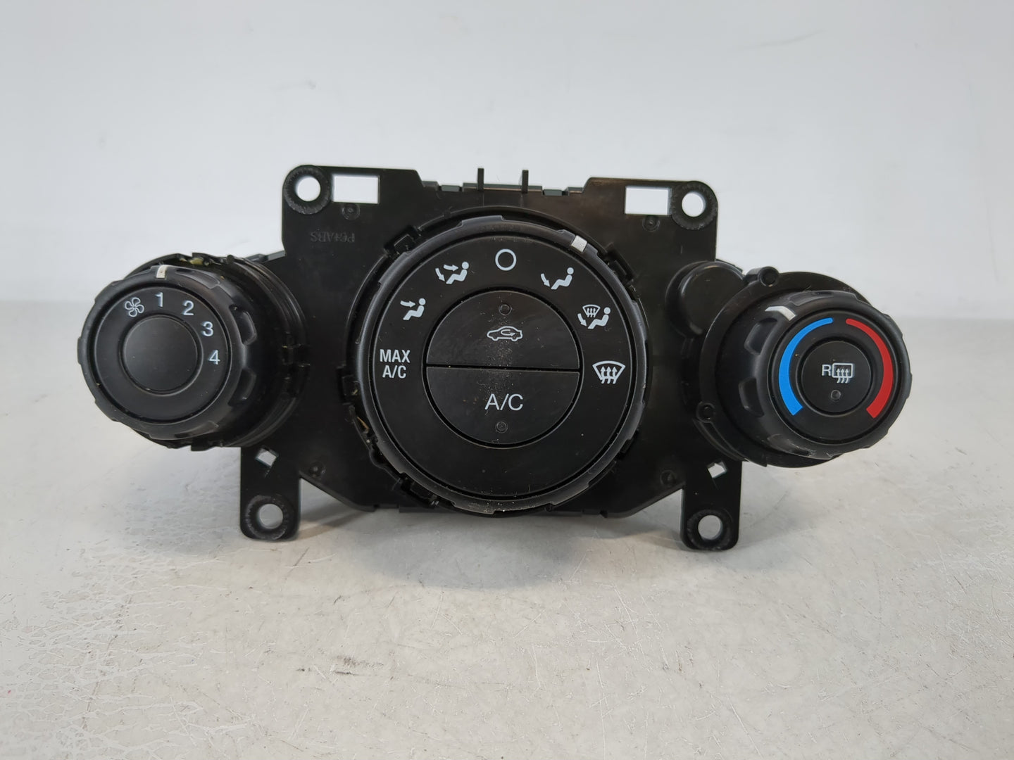 2014-2019 Ford Fiesta Climate Control Module Temperature AC/Heater Replacement P/N:D2BT 19980 AE Fits OEM Used Auto Parts - 