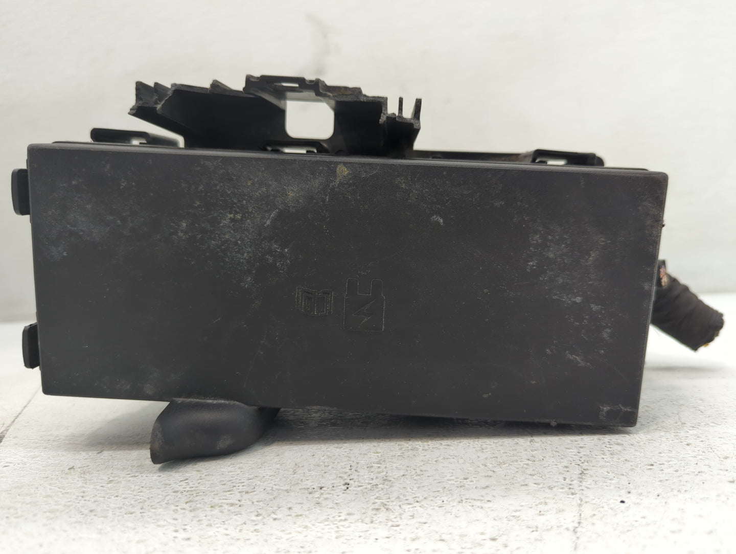 2013-2015 Ford Flex Fusebox Fuse Box Panel Relay Module P/N:DG1T-14A003-BA Fits Fits 2013 2014 2015 OEM Used Auto Parts - Oe