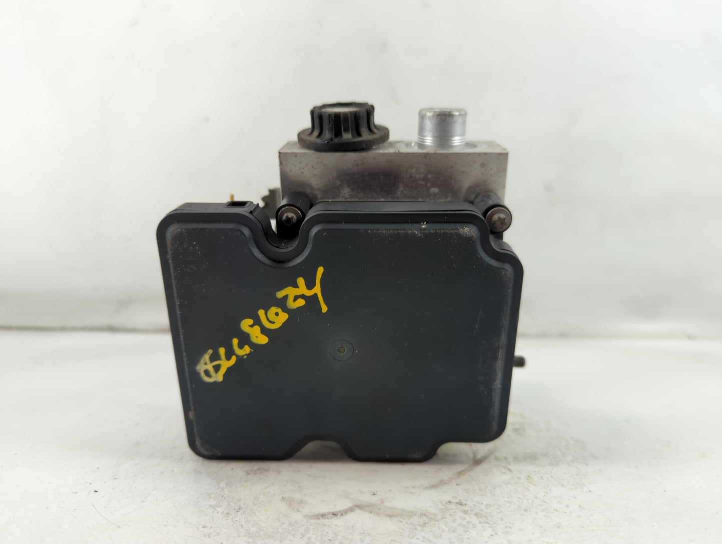 2014-2019 Ford Flex ABS Pump Control Module Replacement P/N:HL34-2C405-AC Fits Fits 2014 2015 2016 2017 2018 2019 OEM Used A