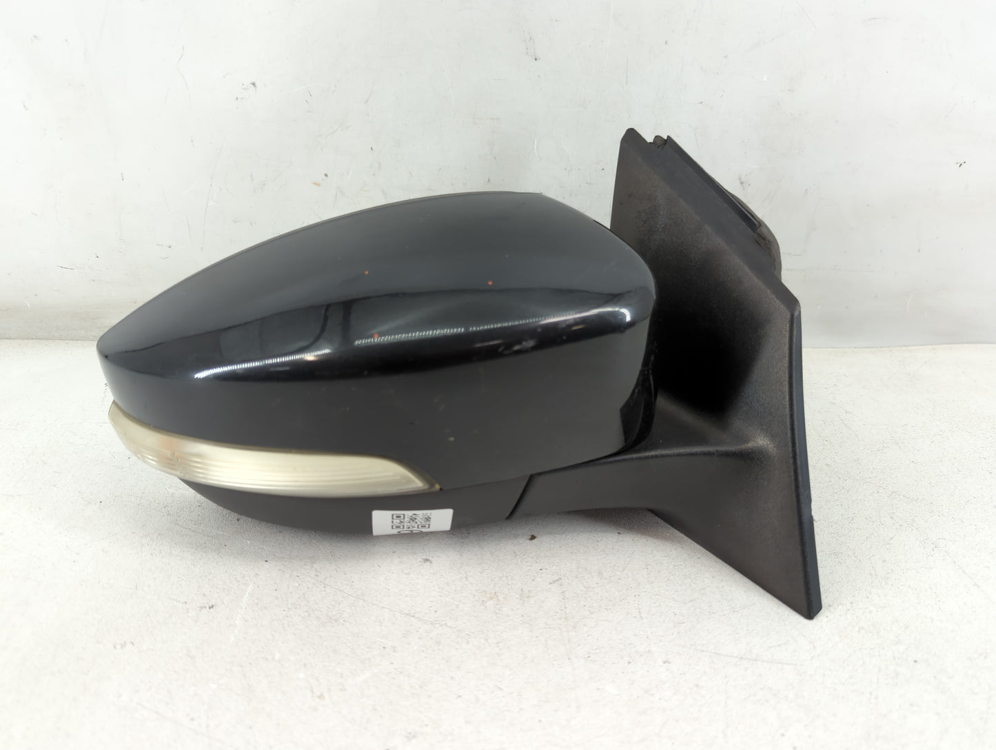 2015-2018 Ford Focus Passenger Side View Mirror - Right Door Mirror OEM Used - Oemusedautoparts1.com