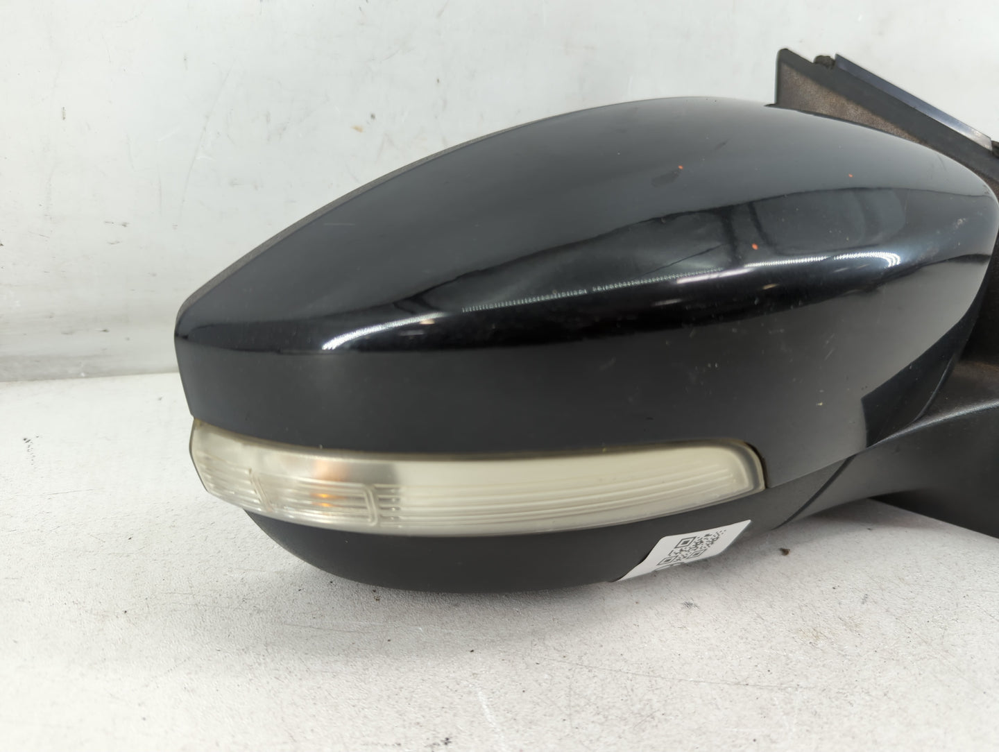 2015-2018 Ford Focus Passenger Side View Mirror - Right Door Mirror OEM Used - Oemusedautoparts1.com