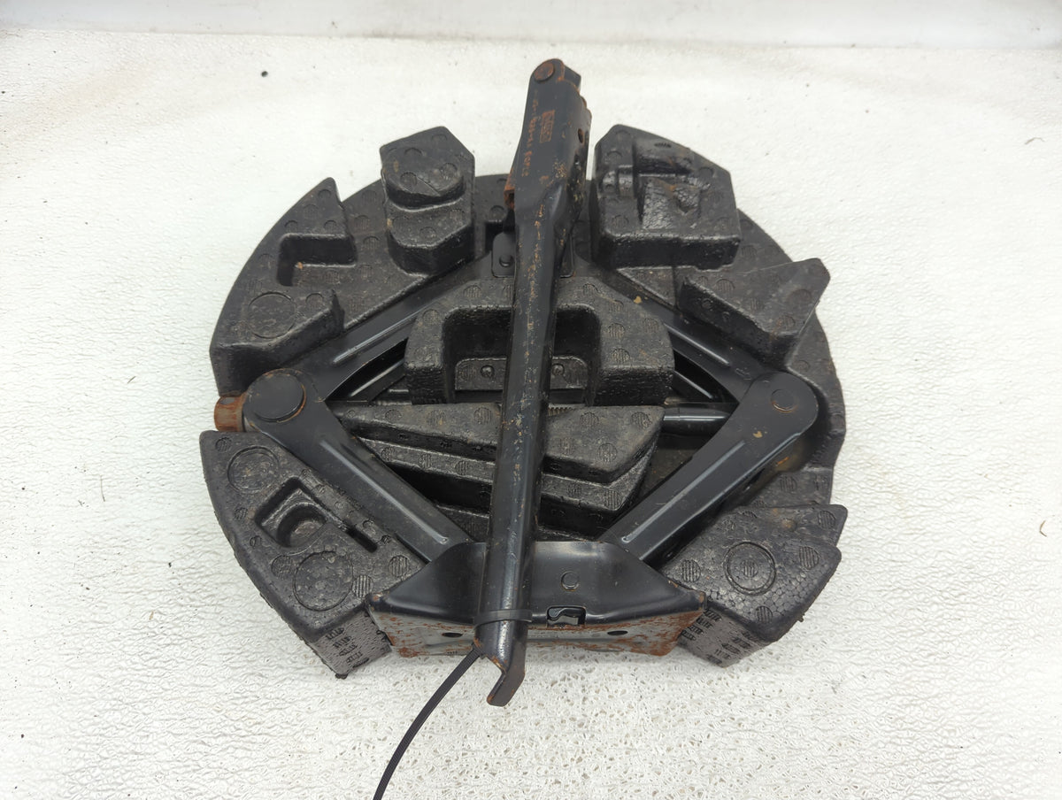 Ford Focus Spare Scissor Car Jack 1057335 - Oemusedautoparts1.com