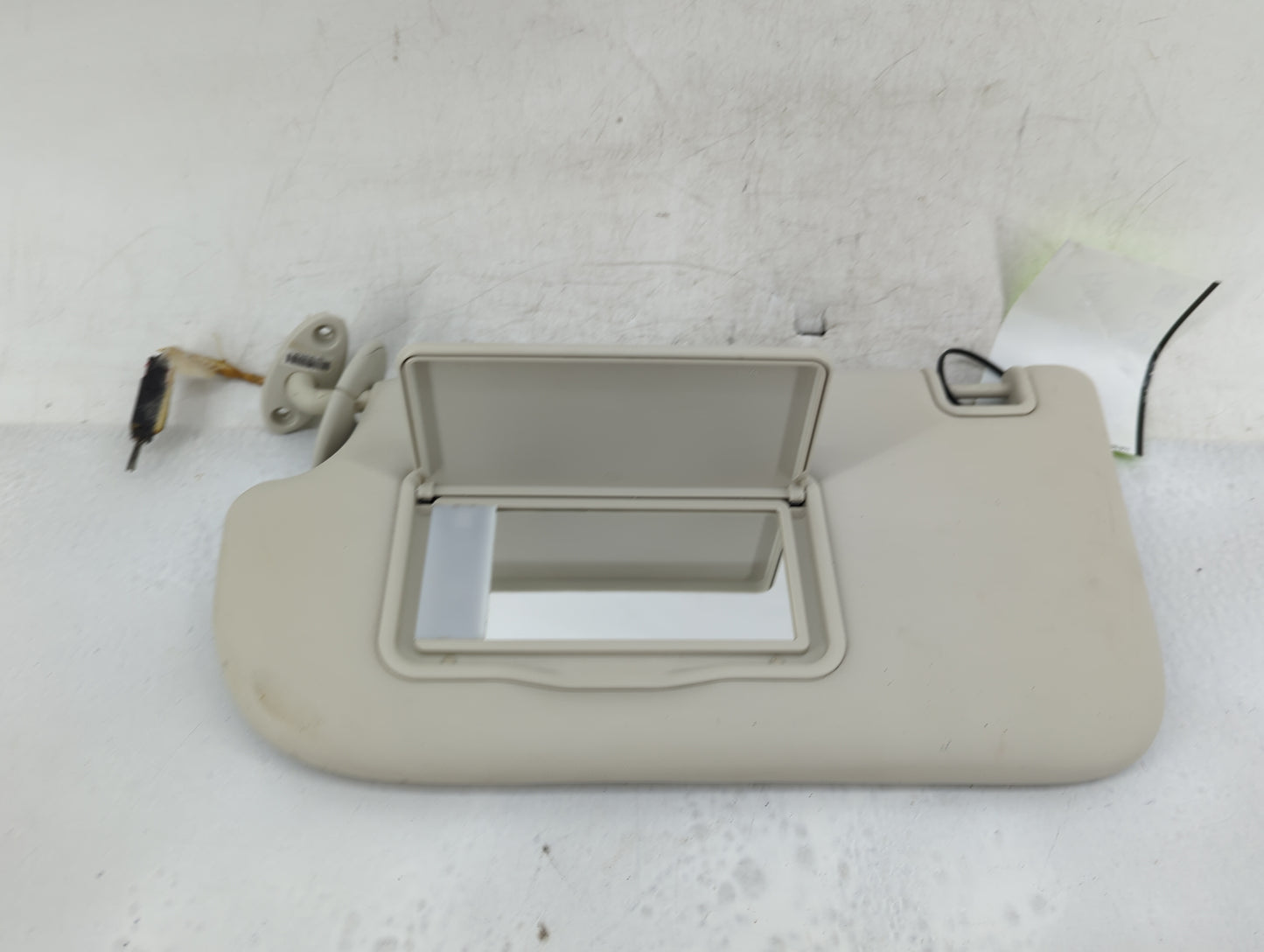 2013-2018 Ford Focus Sun Visor Shade Replacement Driver Left Mirror Fits Fits 2013 2014 2015 2016 2017 2018 OEM Used Auto Pa