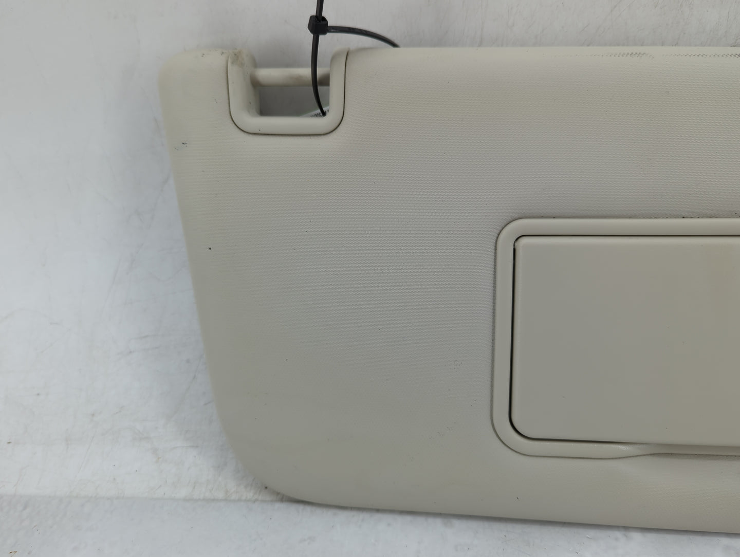 2013-2018 Ford Focus Sun Visor Shade Replacement Passenger Right Mirror Fits Fits 2013 2014 2015 2016 2017 2018 OEM Used Aut