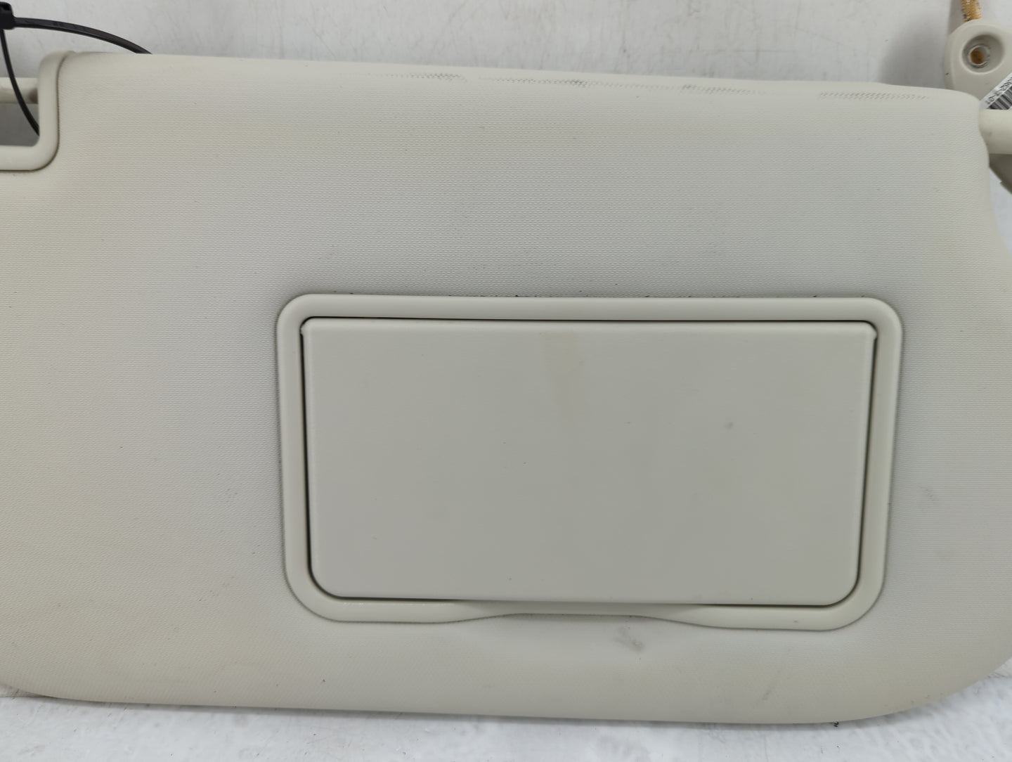 2013-2018 Ford Focus Sun Visor Shade Replacement Passenger Right Mirror Fits Fits 2013 2014 2015 2016 2017 2018 OEM Used Aut