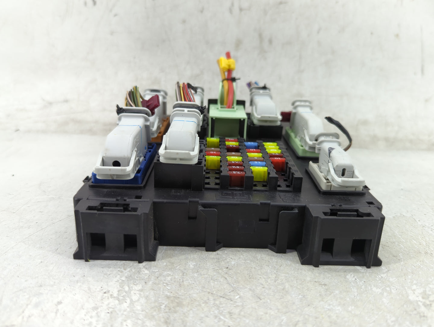 2015-2015 Ford Focus Body Control Module Bcm Inner Cabin Fuse Box - Oemusedautoparts1.com