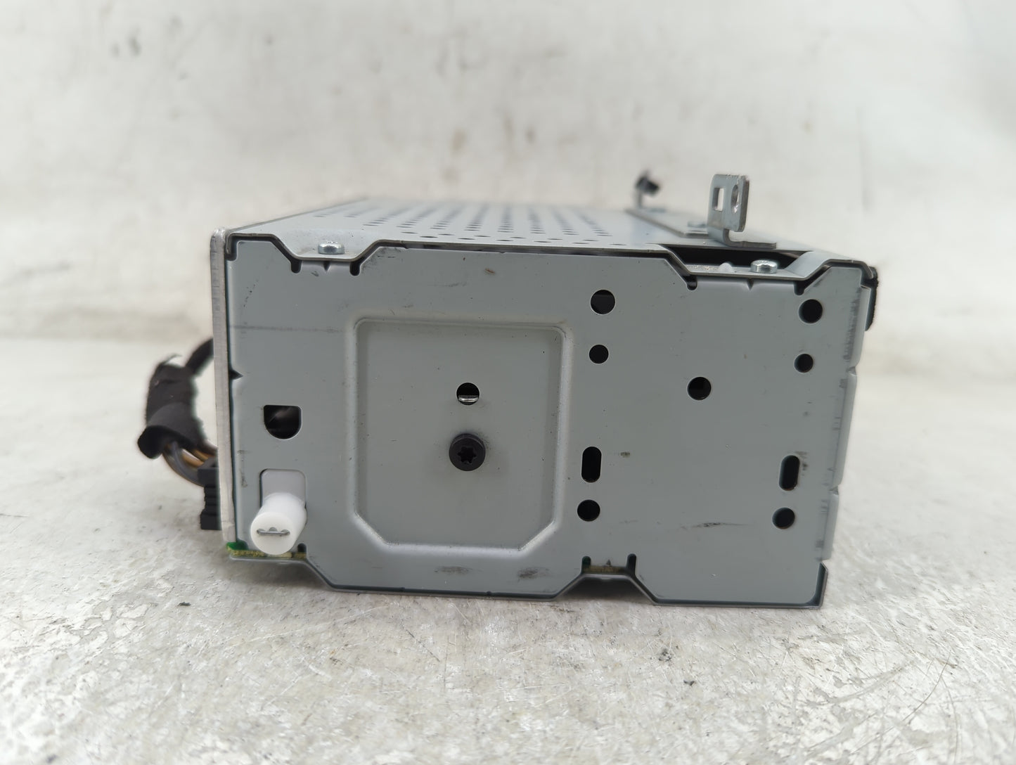 2015-2016 Ford Focus Radio AM FM Cd Player Receiver Replacement P/N:FM5T-19C107-HC Fits Fits 2015 2016 OEM Used Auto Parts -