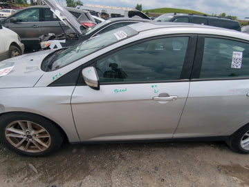 2015-2018 Ford Focus Driver Front Door Oem - Oemusedautoparts1.com