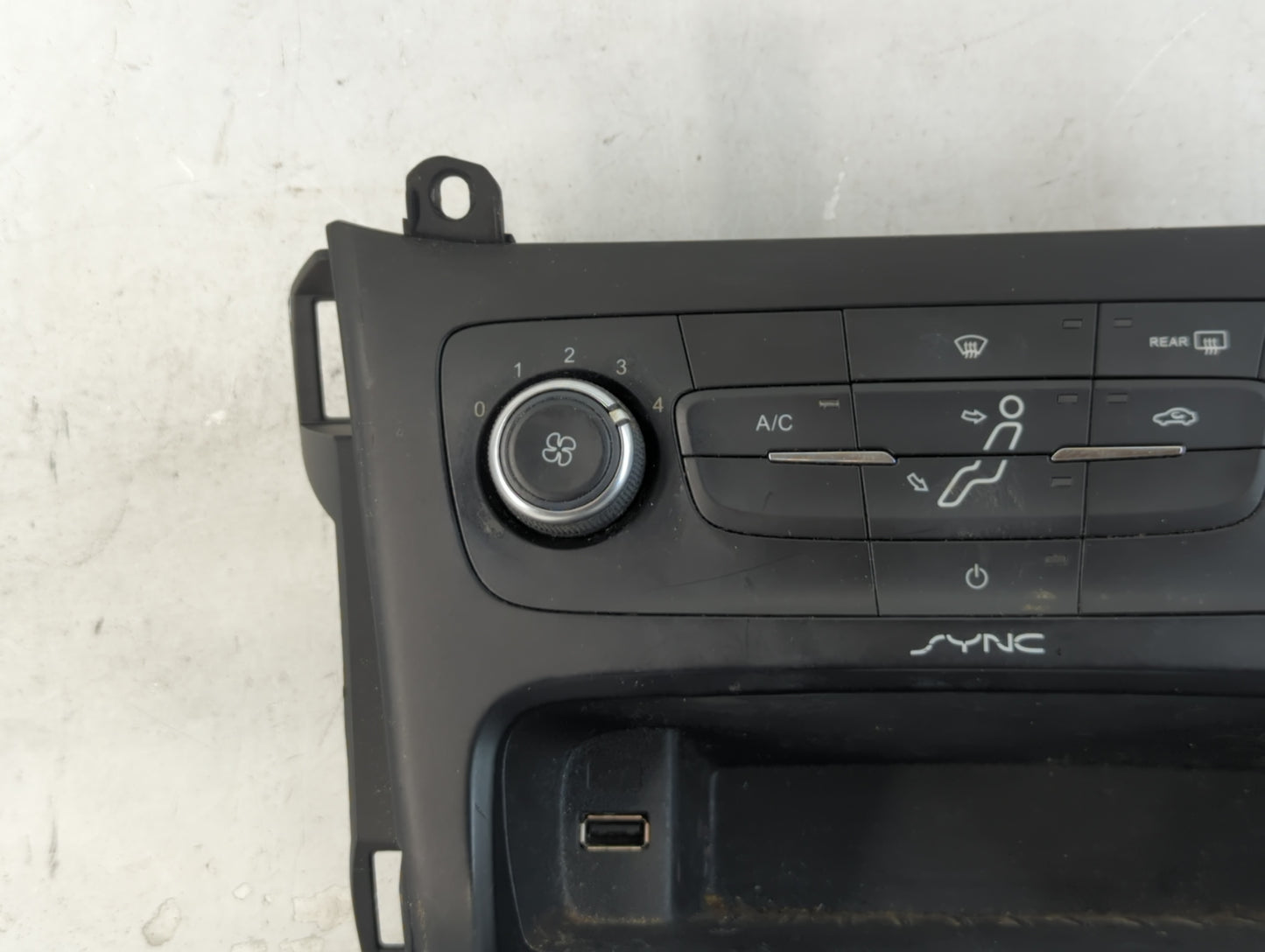 2015-2018 Ford Focus Climate Control Module Temperature AC/Heater Replacement P/N:F1ET-19980-JE Fits Fits 2015 2016 2017 201