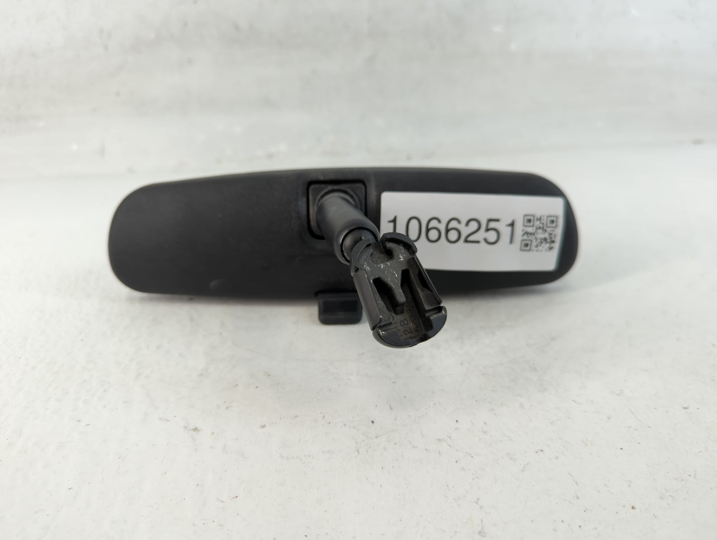 2010-2018 Ford Focus Interior Rear View Mirror Replacement OEM P/N:E8011681 Fits OEM Used Auto Parts - Oemusedautoparts1.com