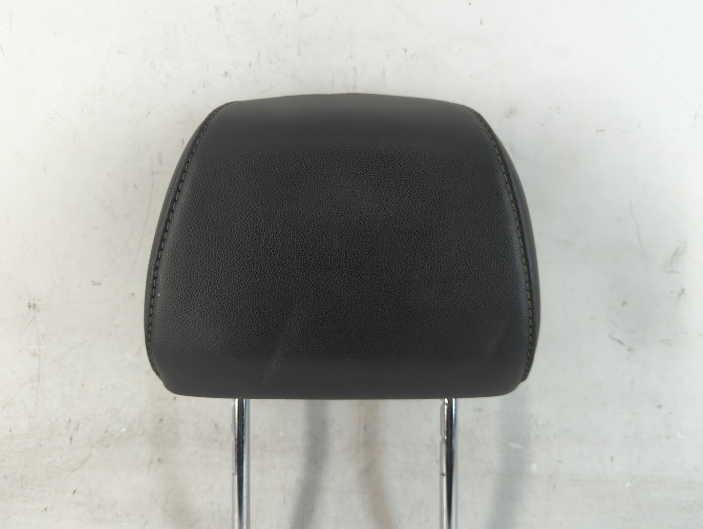 2015-2018 Ford Focus Headrest Head Rest Front Driver Passenger Seat Fits Fits 2015 2016 2017 2018 OEM Used Auto Parts - Oemu