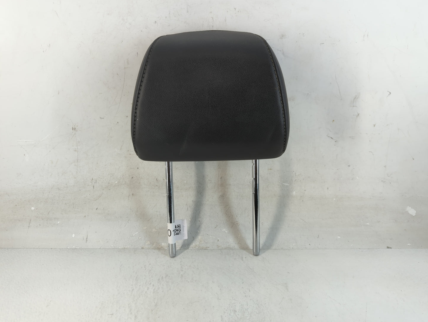 2015-2018 Ford Focus Headrest Head Rest Front Driver Passenger Seat Fits Fits 2015 2016 2017 2018 OEM Used Auto Parts - Oemu