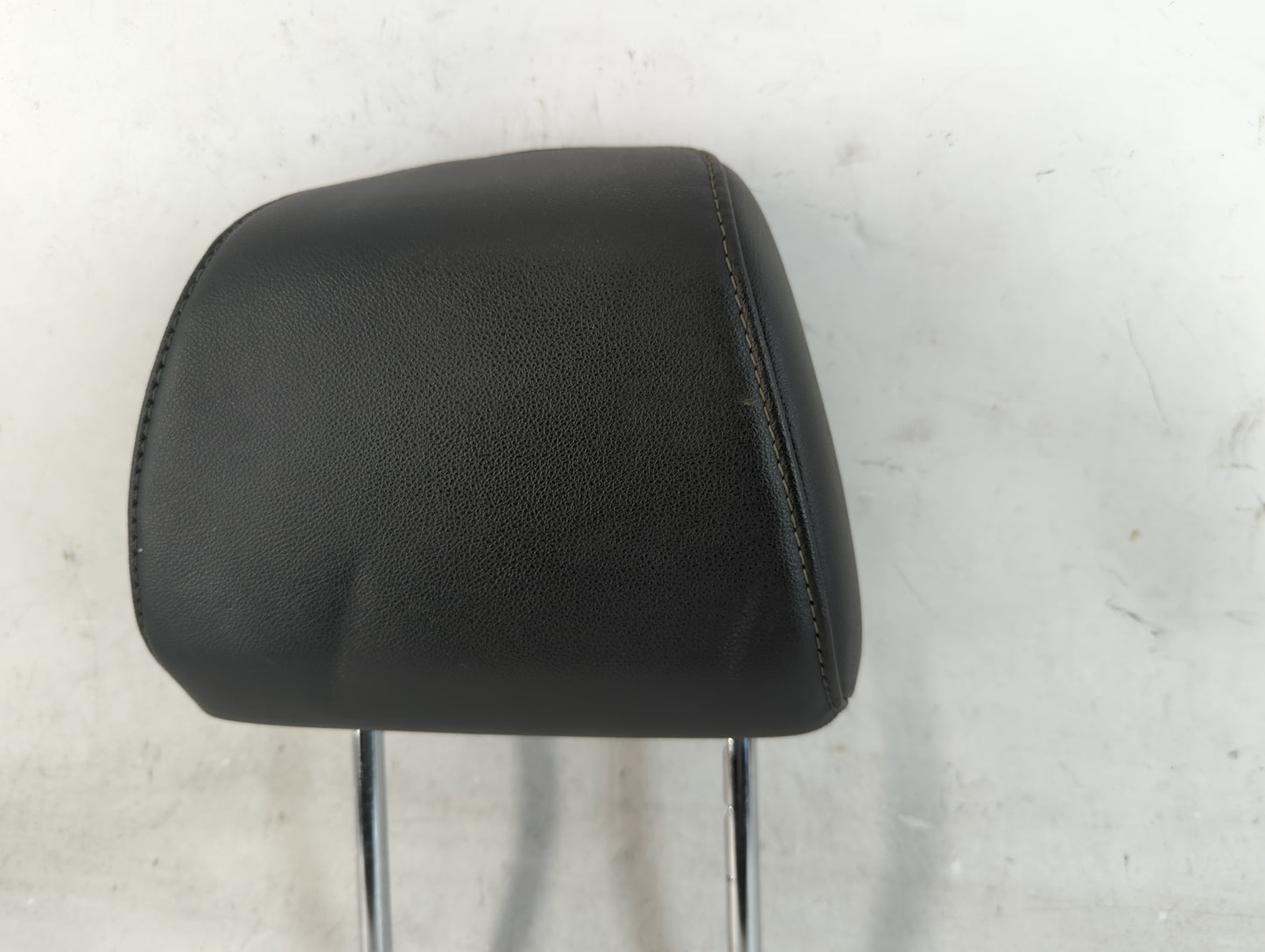 2015-2018 Ford Focus Headrest Head Rest Front Driver Passenger Seat Fits Fits 2015 2016 2017 2018 OEM Used Auto Parts - Oemu