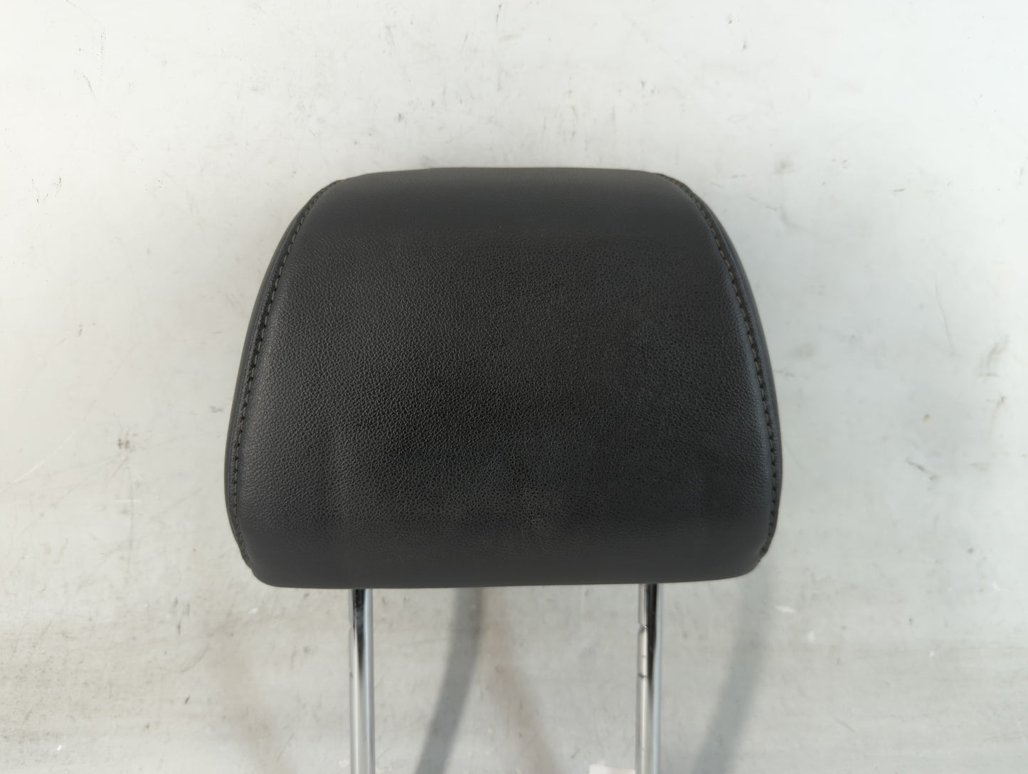 2015-2018 Ford Focus Headrest Head Rest Front Driver Passenger Seat Fits Fits 2015 2016 2017 2018 OEM Used Auto Parts - Oemu