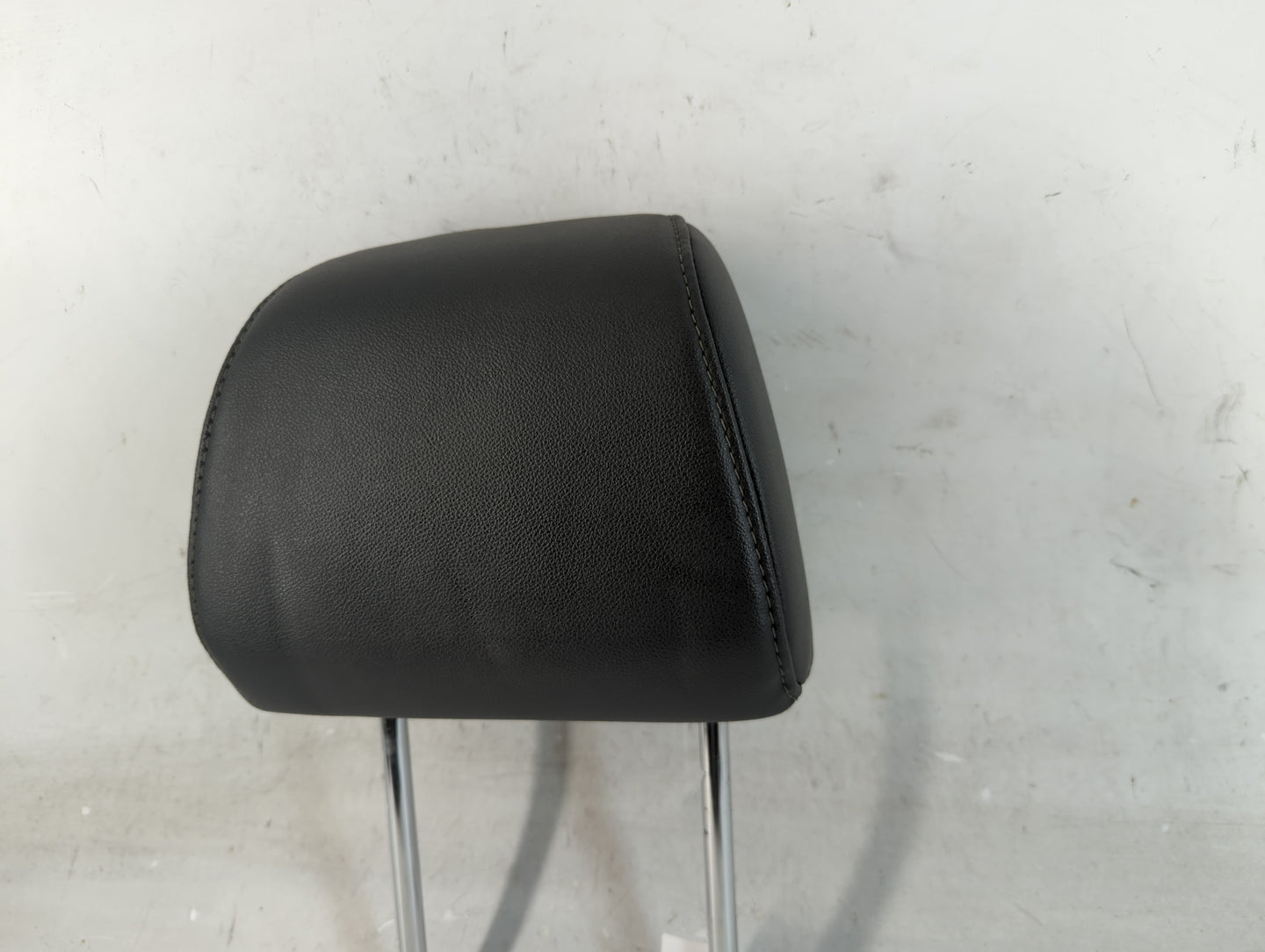 2015-2018 Ford Focus Headrest Head Rest Front Driver Passenger Seat Fits Fits 2015 2016 2017 2018 OEM Used Auto Parts - Oemu