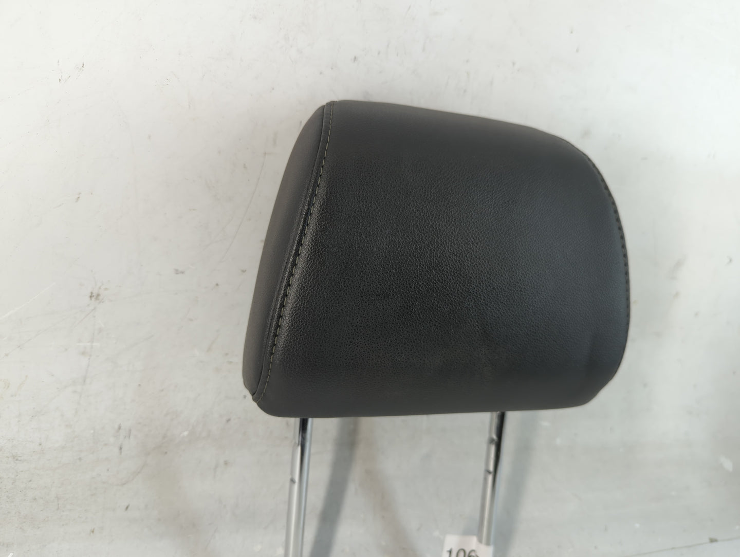 2015-2018 Ford Focus Headrest Head Rest Front Driver Passenger Seat Fits Fits 2015 2016 2017 2018 OEM Used Auto Parts - Oemu