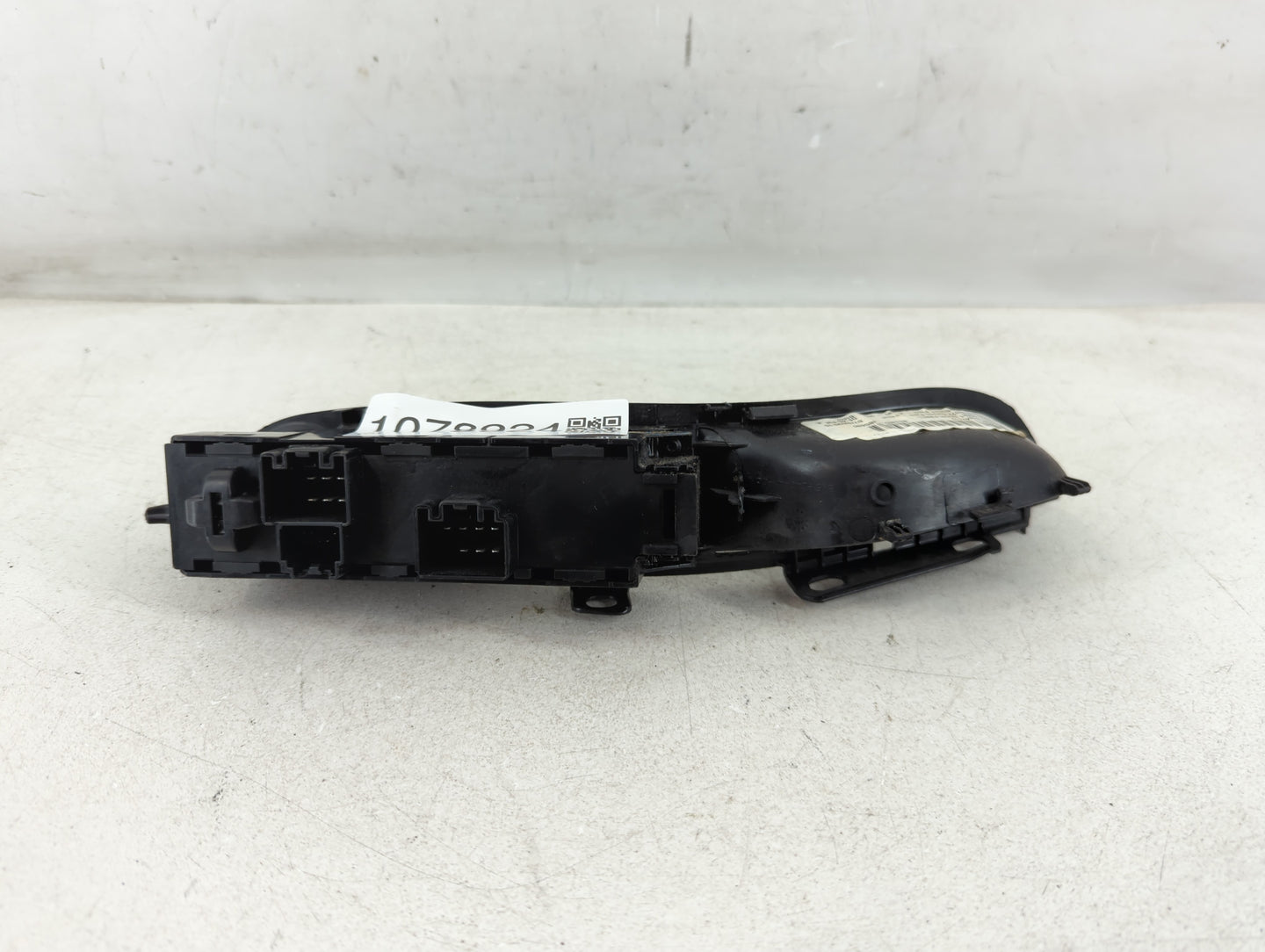 2015-2018 Ford Focus Master Power Window Switch Replacement Driver Side Left P/N:1085502X Fits OEM Used Auto Parts - Oemused