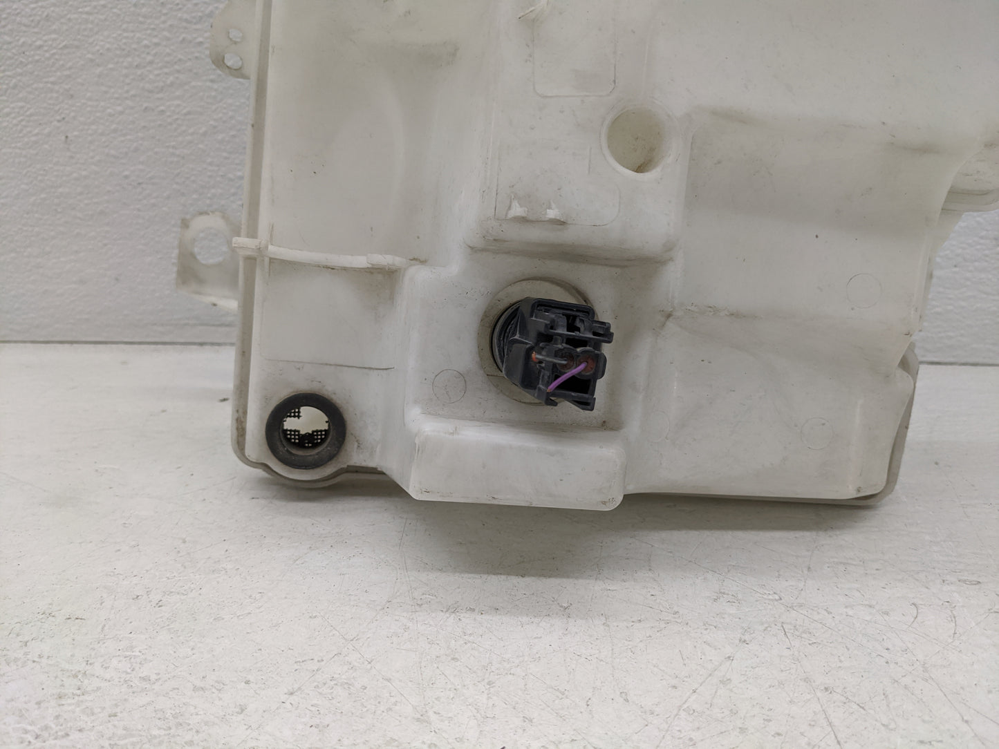 2012-2018 Ford Focus Windshield Washer Fluid Reservoir Bottle Oem - Oemusedautoparts1.com