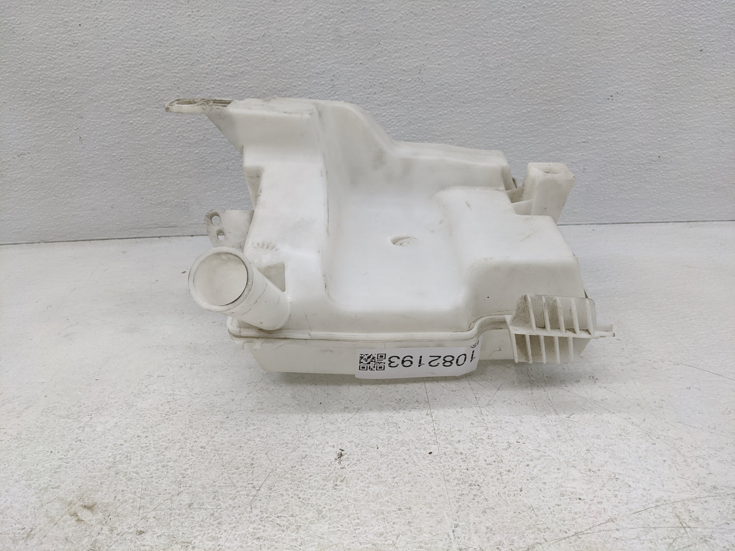2012-2018 Ford Focus Windshield Washer Fluid Reservoir Bottle Oem - Oemusedautoparts1.com