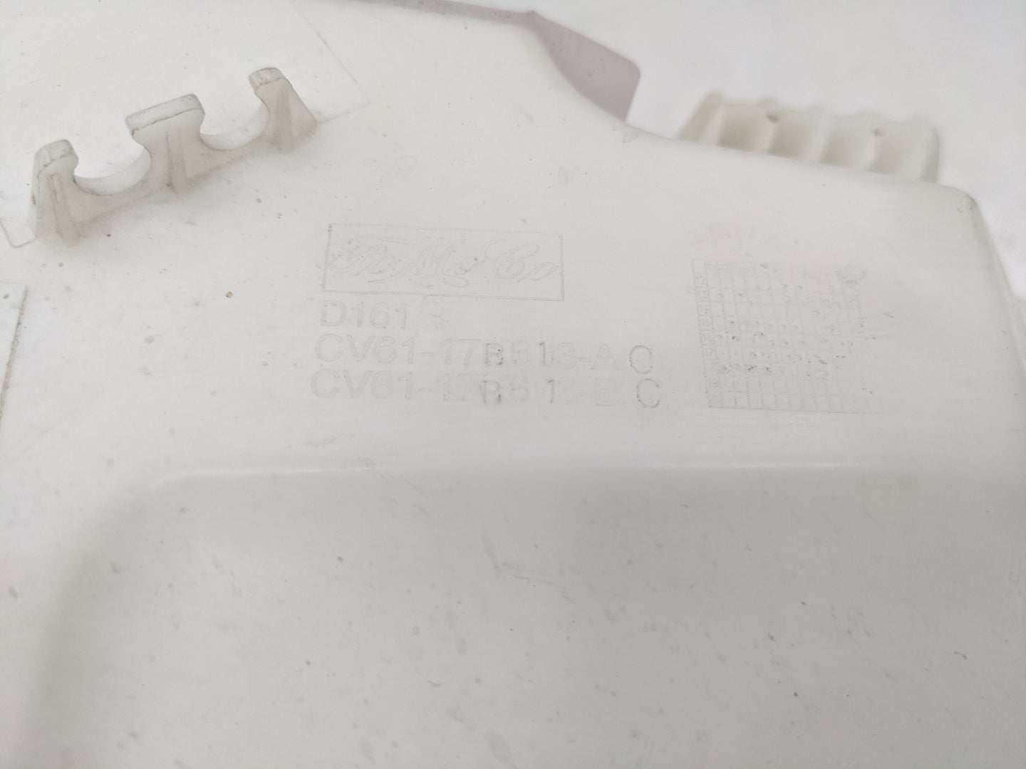 2012-2018 Ford Focus Windshield Washer Fluid Reservoir Bottle Oem - Oemusedautoparts1.com