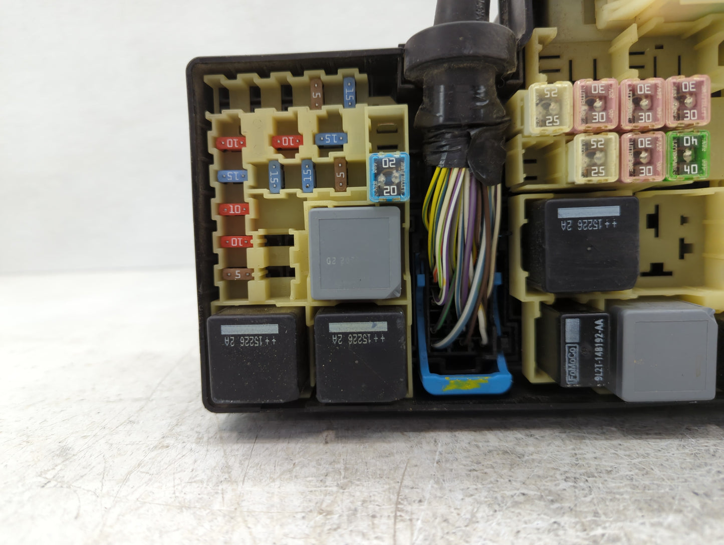 2015 Ford Focus Fusebox Fuse Box Panel Relay Module P/N:AV6T-14A142-AB Fits OEM Used Auto Parts - Oemusedautoparts1.com