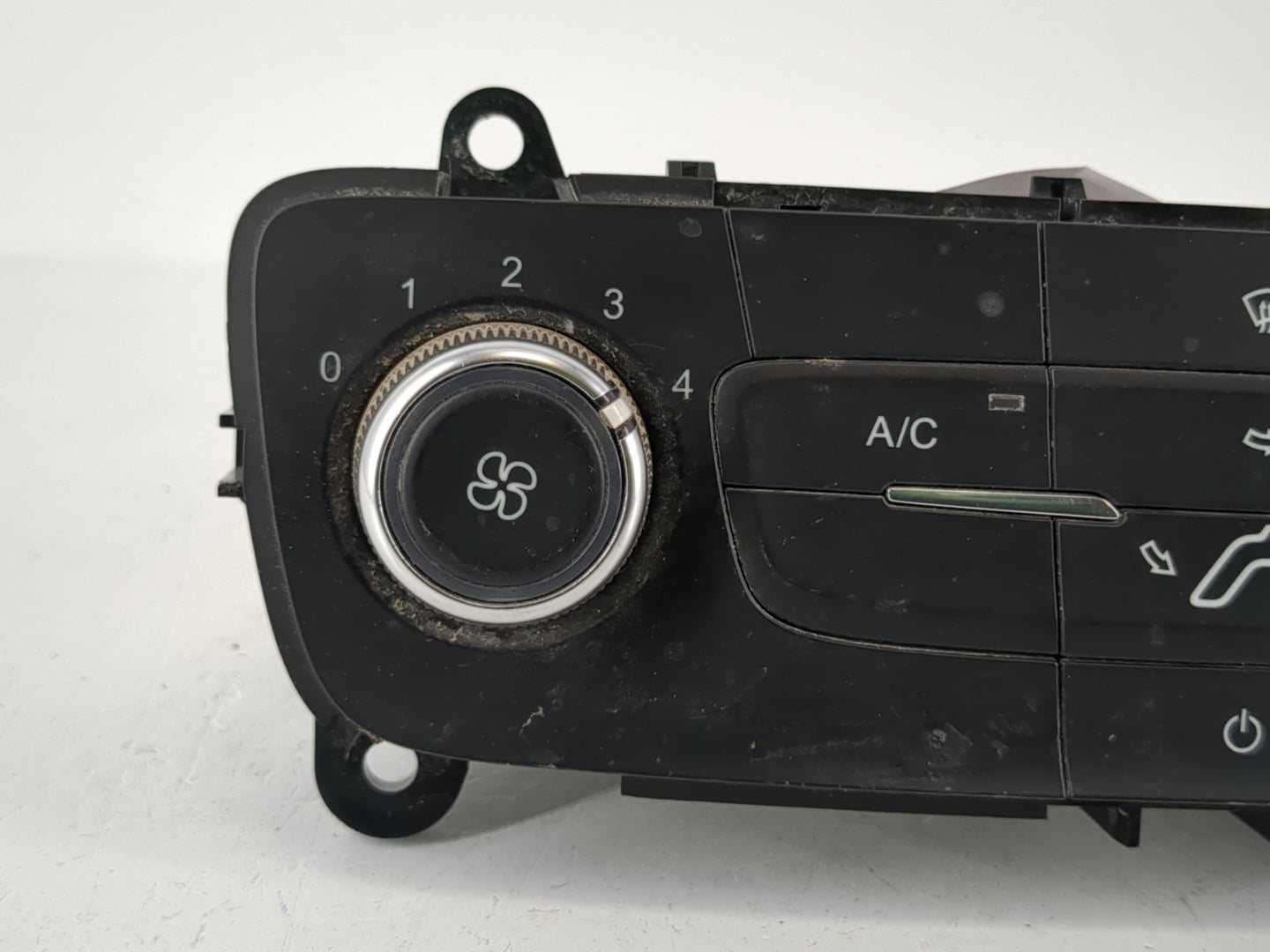 2015-2018 Ford Focus Climate Control Module Temperature AC/Heater Replacement P/N:F1ET-19980-JF Fits Fits 2015 2016 2017 201