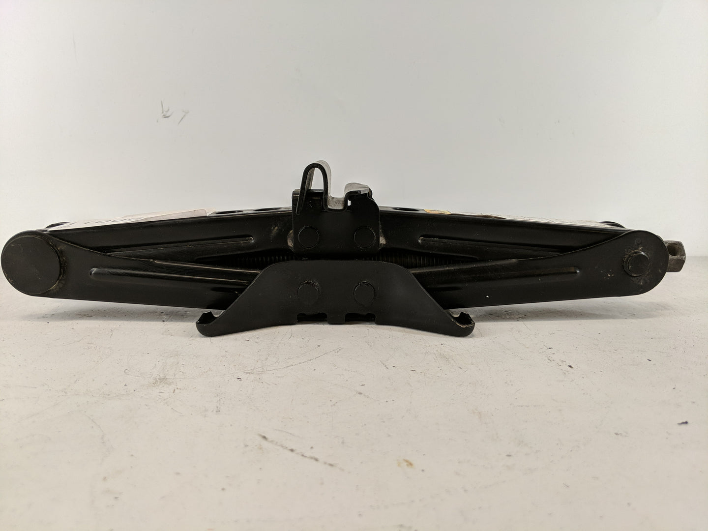 2015 Ford Focus Spare Scissor Car Jack 1100666 - Oemusedautoparts1.com