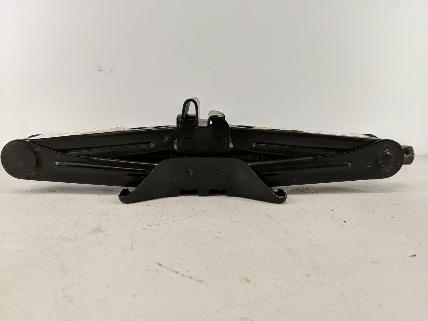 2015 Ford Focus Spare Scissor Car Jack 1100666 - Oemusedautoparts1.com