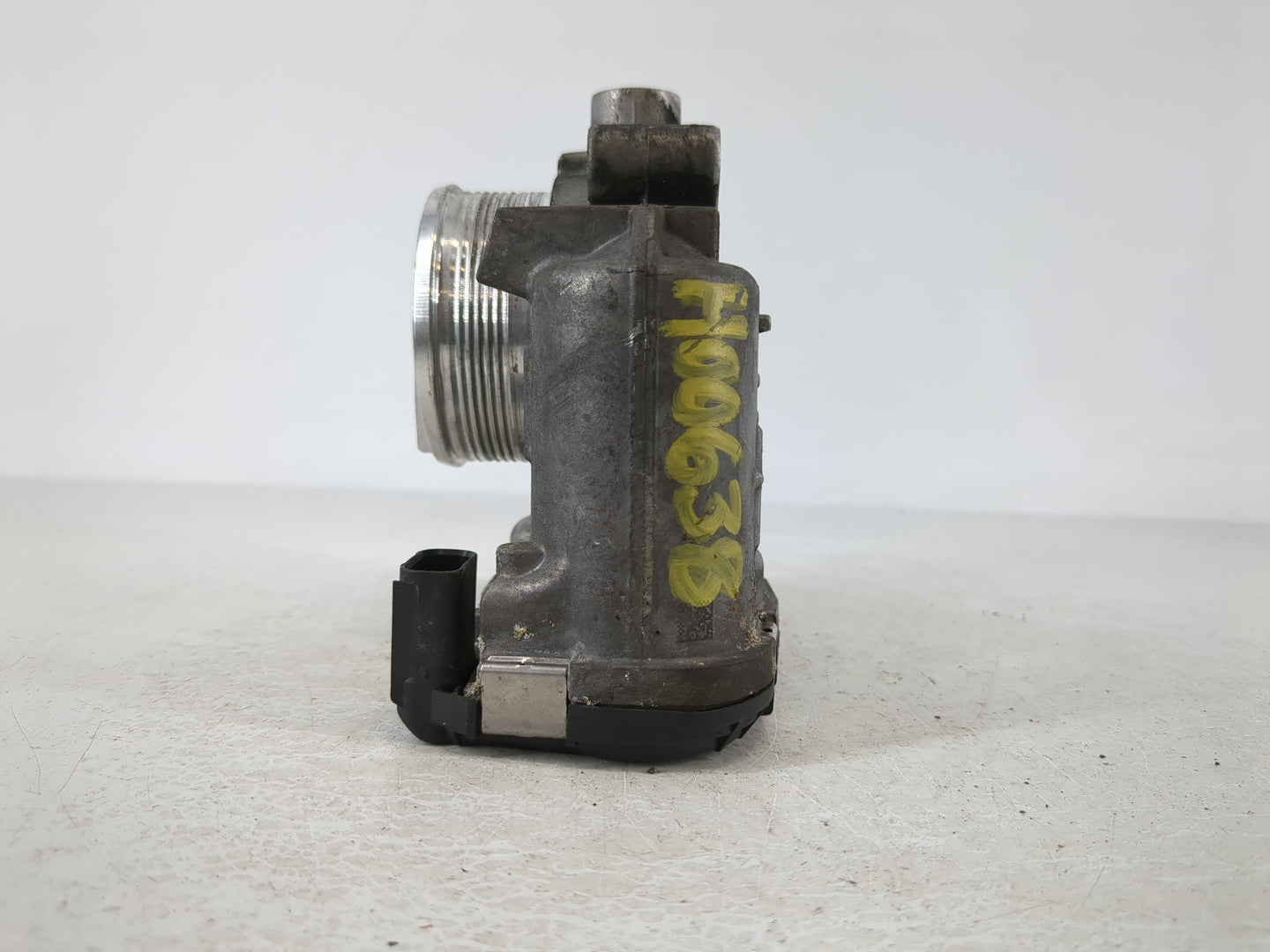 2014-2018 Ford Focus Throttle Body P/N:DS7E-9F991-BB Fits Fits 2014 2015 2016 2017 2018 2019 2020 2021 2022 OEM Used Auto Pa