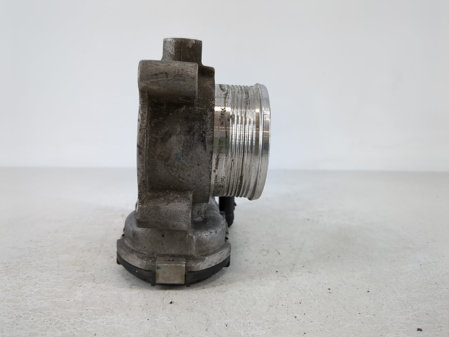 2014-2018 Ford Focus Throttle Body P/N:DS7E-9F991-BB Fits Fits 2014 2015 2016 2017 2018 2019 2020 2021 2022 OEM Used Auto Pa