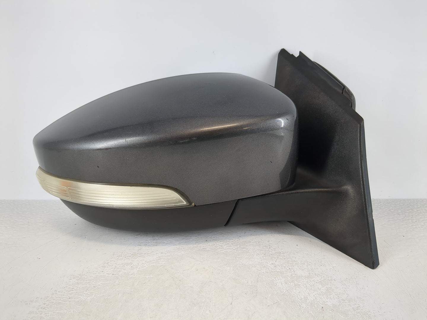 2015-2018 Ford Focus Passenger Side View Mirror - Right Door Mirror OEM Used - Oemusedautoparts1.com