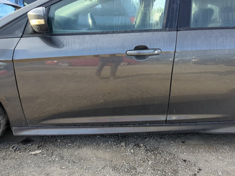 compare product 2015-2018 Ford Focus Driver Front Door Oem 1184620