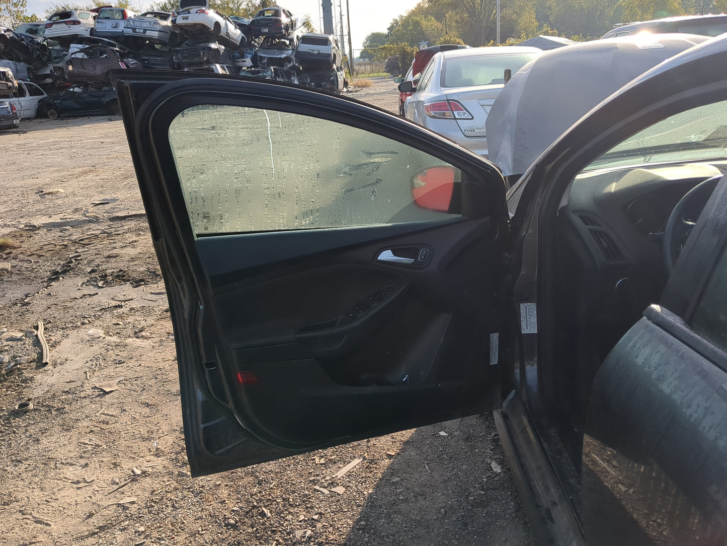 2015-2018 Ford Focus Driver Front Door Oem 1184620 - Oemusedautoparts1.com