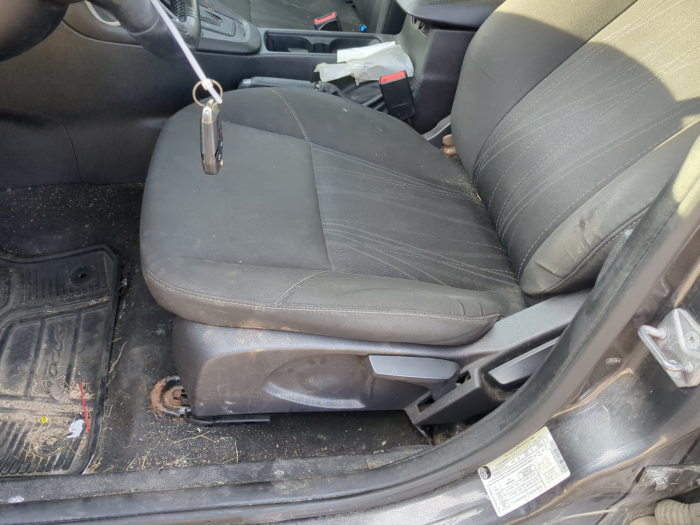 2015-2018 Ford Focus Driver Front Seat Oem 1184667 - Oemusedautoparts1.com