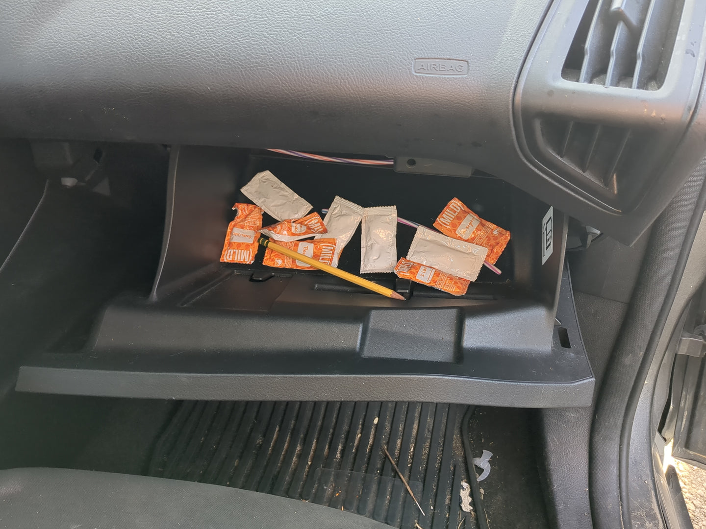 2015 Ford Focus Passenger Glove Box Door Storage Compartment 1184699 - Oemusedautoparts1.com