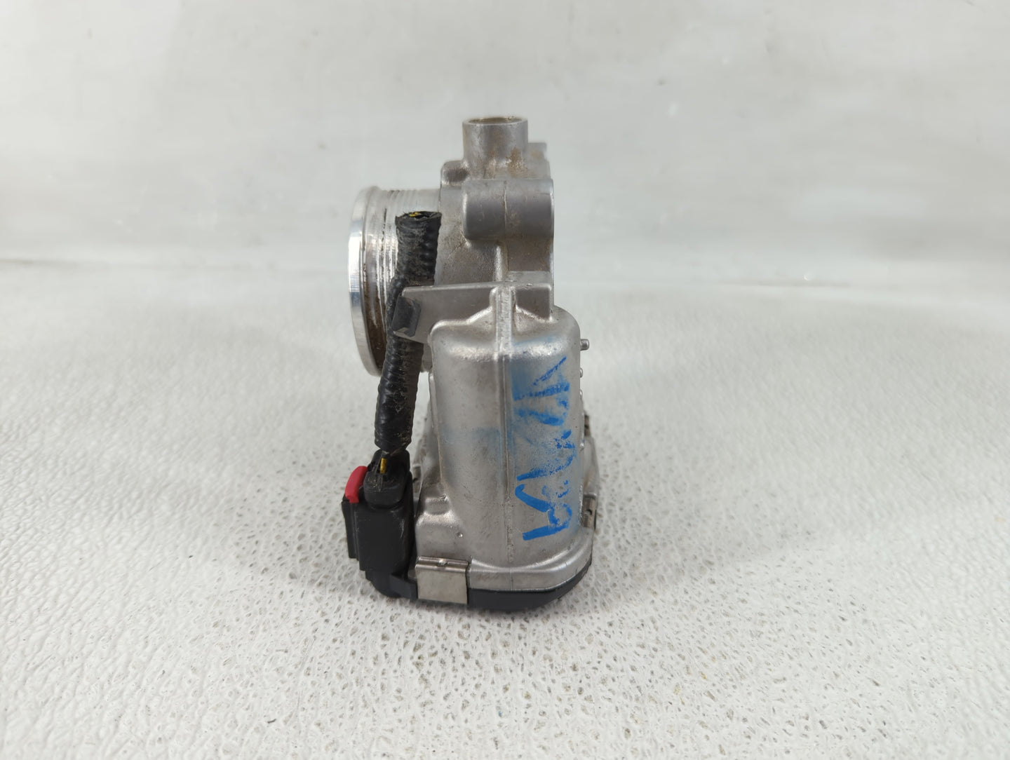 2014-2018 Ford Focus Throttle Body P/N:DS7E-9F991-BB Fits Fits 2014 2015 2016 2017 2018 2019 2020 2021 2022 OEM Used Auto Pa