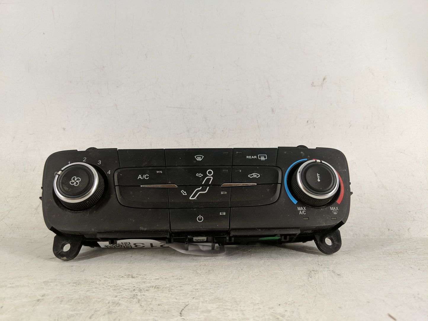 2015-2018 Ford Focus Climate Control Module Temperature AC/Heater Replacement P/N:F1ET-19980-F Fits Fits 2015 2016 2017 2018