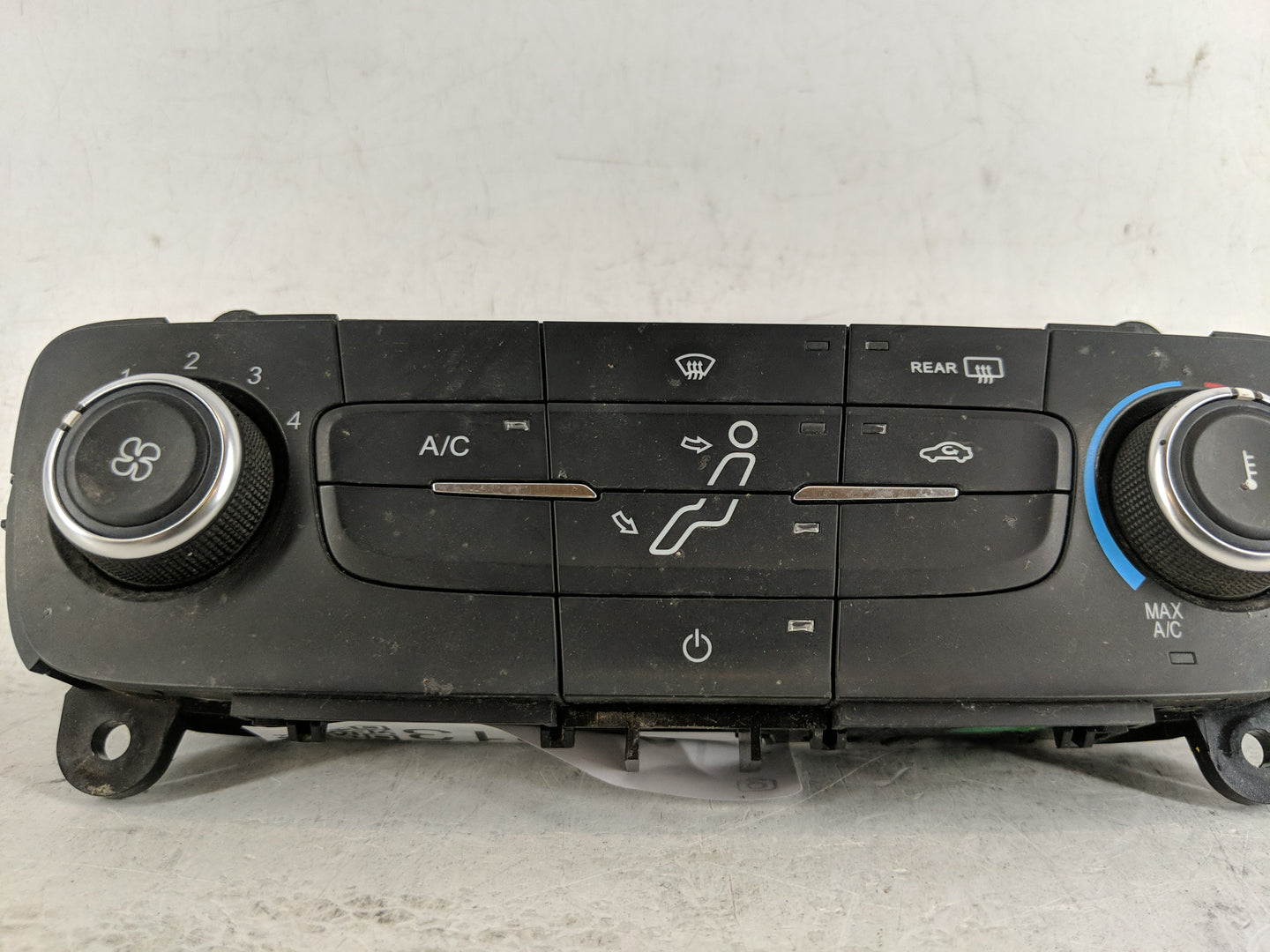 2015-2018 Ford Focus Climate Control Module Temperature AC/Heater Replacement P/N:F1ET-19980-F Fits Fits 2015 2016 2017 2018