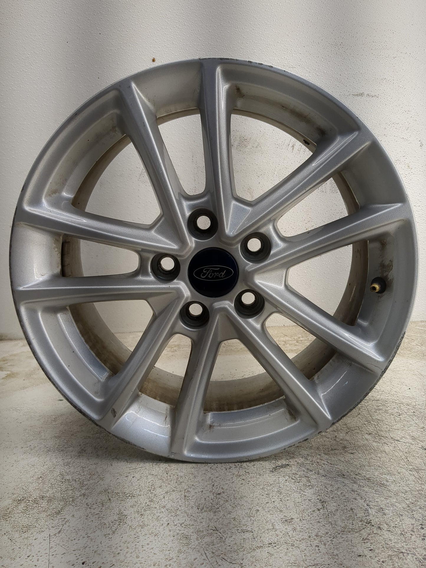 2015-2018 Ford Focus Oem Wheel Rim - Oemusedautoparts1.com