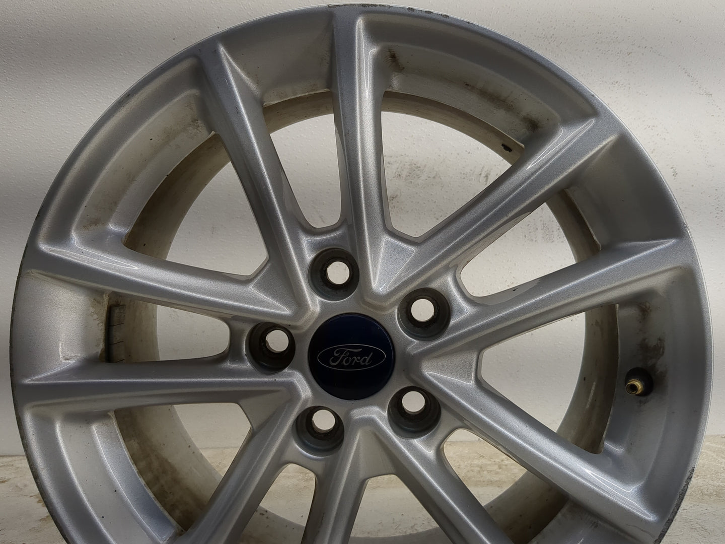 2015-2018 Ford Focus Oem Wheel Rim - Oemusedautoparts1.com