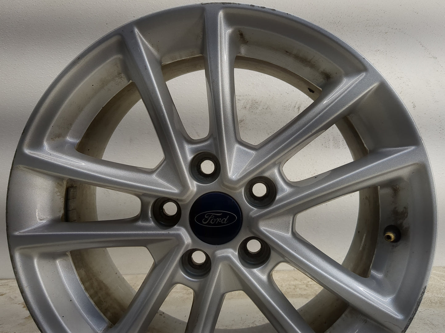 2015-2018 Ford Focus Oem Wheel Rim - Oemusedautoparts1.com