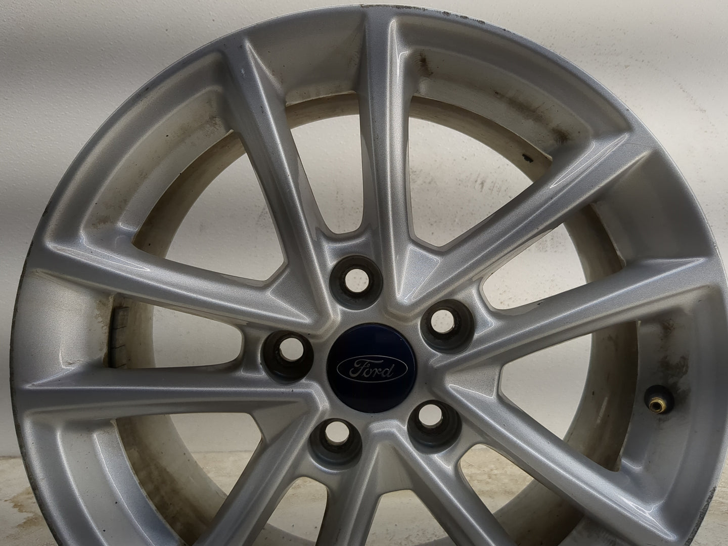 2015-2018 Ford Focus Oem Wheel Rim - Oemusedautoparts1.com