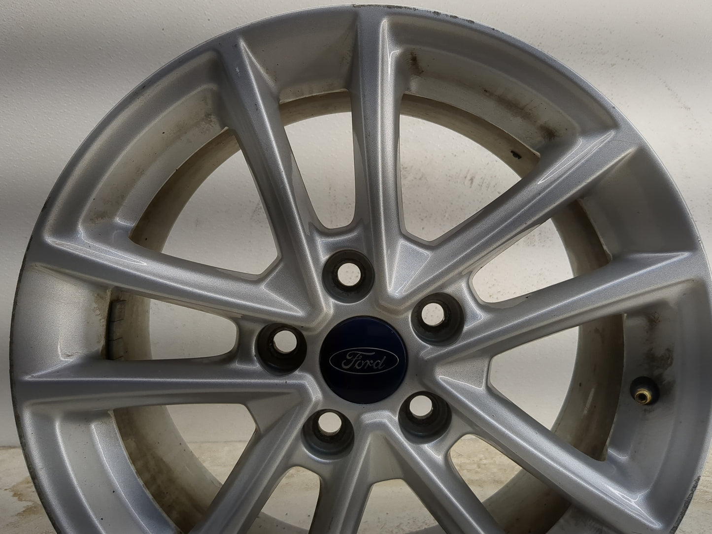 2015-2018 Ford Focus Oem Wheel Rim - Oemusedautoparts1.com