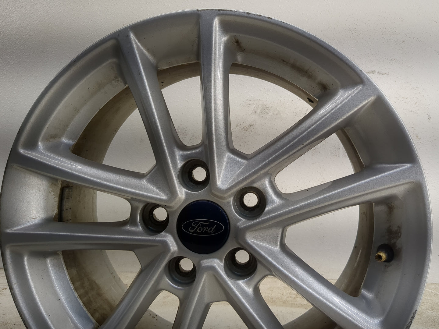 2015-2018 Ford Focus Oem Wheel Rim - Oemusedautoparts1.com