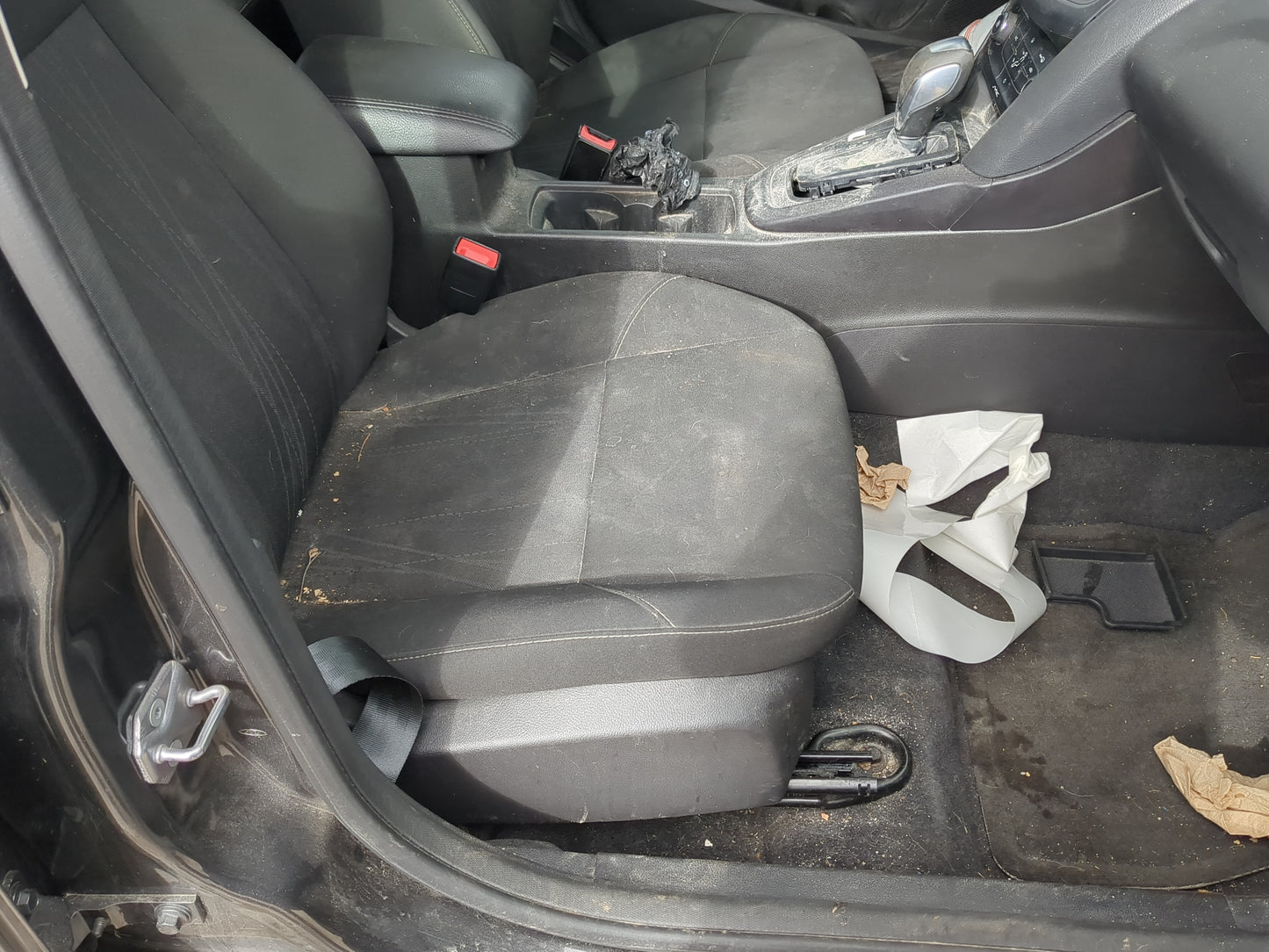 2015-2018 Ford Focus Passenger Front Seat Oem - Oemusedautoparts1.com