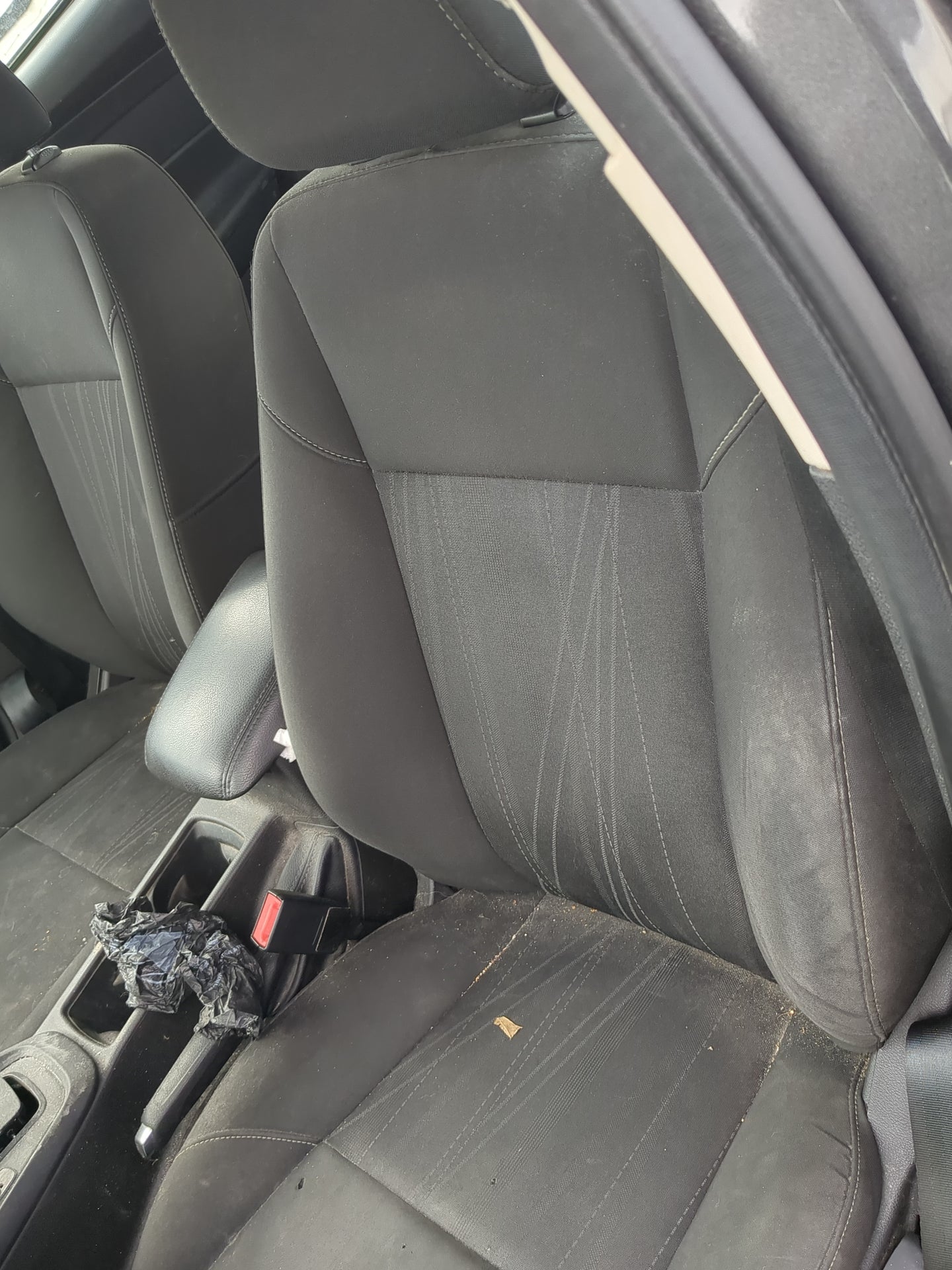 2015-2018 Ford Focus Driver Front Seat Oem 1217810 - Oemusedautoparts1.com